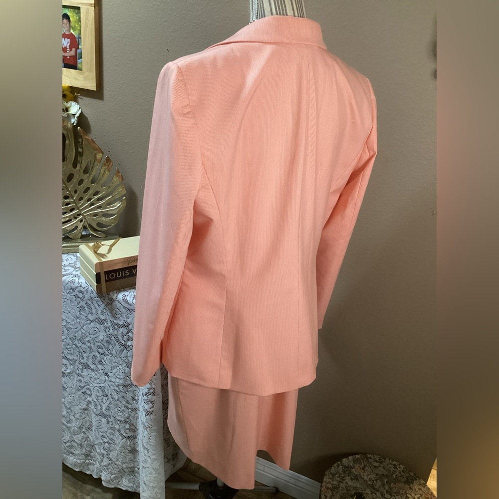 Tahari Arthur S. Levine Peach Stripes Dress & Blaizer - Picture 2 of 13